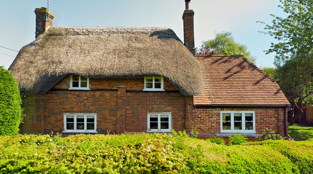 Expert Equity Release Conveyancing for a Historically Significant 17th-Century Thatched Property
